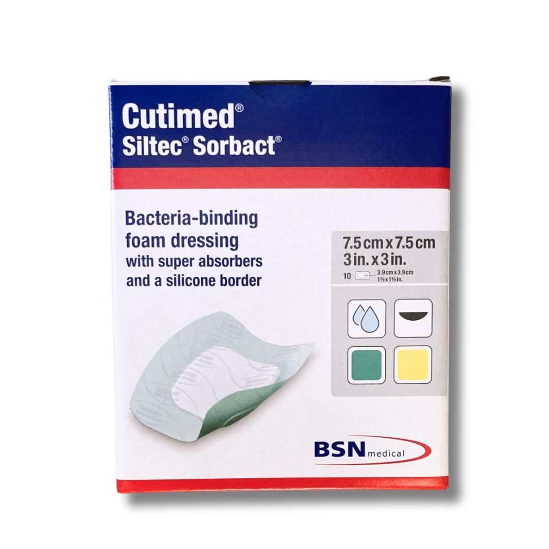 Cutimed Siltec Sorbact 7,5cmx7,5cm antimikrobiální polyuretanová pěna se superabsorbéry,sterilní,10ks