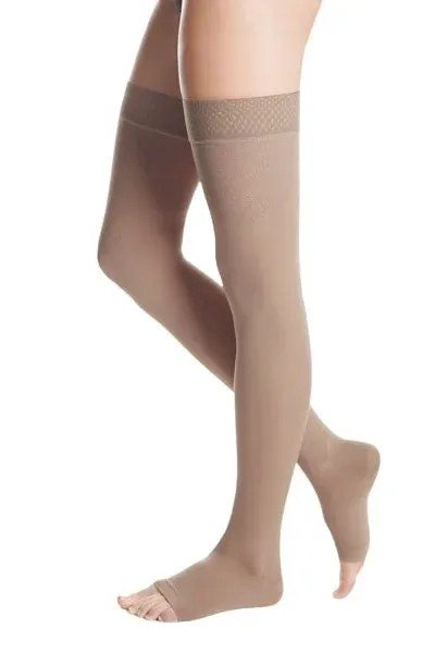 Polostehenní punčochy s lemem MAXIS MICRO (II.KT) - Velikost 8, barva bronz, délka normal, bez špice Polostehenní punčochy s lemem MAXIS MICRO (II.KT) - Velikost 8, barva bronz, délka normal, bez špice